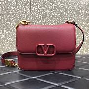 VALENTINO VSLING SHOULDER BAG BORDEAUX SIZE 22 x 11 x 17 CM - 1