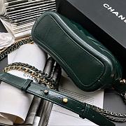 CHANEL GABRIELLE CHEVRON HOBO BAG EMERALD GREEN 20CM - 2