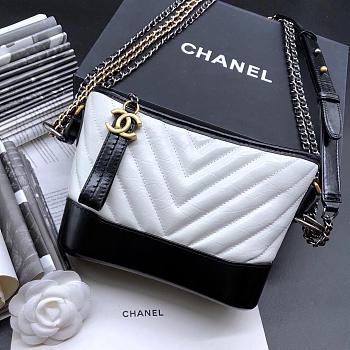 CHANEL GABRIELLE CHEVRON HOBO BAG BLACK/WHITE 20CM