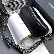 CHANEL GABRIELLE CHEVRON HOBO BAG BLACK/WHITE 20CM - 2