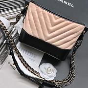 CHANEL GABRIELLE CHEVRON HOBO BAG BLACK/LIGHT BEIGE 20CM - 4