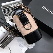 CHANEL GABRIELLE CHEVRON HOBO BAG BLACK/LIGHT BEIGE 20CM - 5