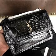 YSL SUNSET MEDIUM IN CROCODILE EMBOSSED LEATHER BLACK 442906 SIZE 22 CM - 2
