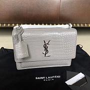 YSL SUNSET MEDIUM IN CROCODILE EMBOSSED LEATHER GRAY 442906 SIZE 22 CM - 1