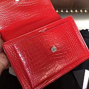 YSL SUNSET MEDIUM IN CROCODILE EMBOSSED LEATHER RED 442906 SIZE 22 CM - 2
