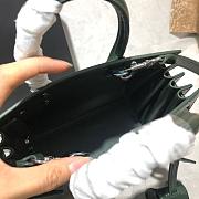 YSL CLASSIC SAC DE JOUR NANO EMERALD GREEN 392035 SIZE 22 x 18 x 10.5 CM - 4