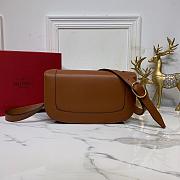VALENTINO SUPERVEE CALFSKIN CROSSBODY BAG BROWN ZXLU26 SIZE 26.5 CM - 3
