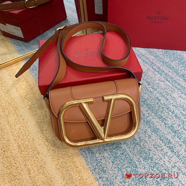 VALENTINO SMALL SUPERVEE CROSSBODY BAG BROWN ZXL0NO SIZE 18 CM - 1
