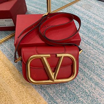 VALENTINO SMALL SUPERVEE CROSSBODY BAG RED ZXL0NO SIZE 18 CM
