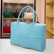 BOTTEGA VENETA ARCO TOTE LIGHT BLUE 652867 SIZE 36 CM - 4