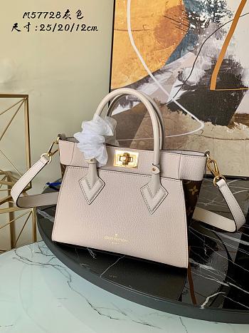 LV ON MY SIDE PM GREIGE M57729 SIZE 25 CM