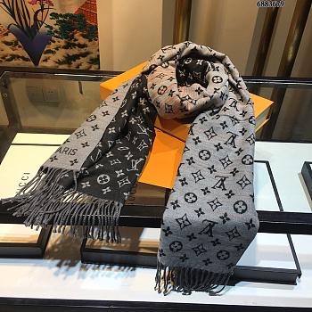 LV SCARF 09