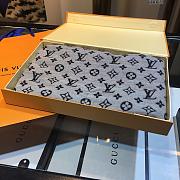 LV SCARF 09 - 2
