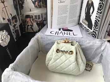 CHANEL DRAWSTRING BAG WHITE 20CM