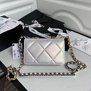 CHANEL 19 WALLET ON CHAIN 2021 WHITE AP0957 SIZE 19 CM - 6