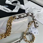 CHANEL 19 WALLET ON CHAIN 2021 WHITE AP0957 SIZE 19 CM - 5