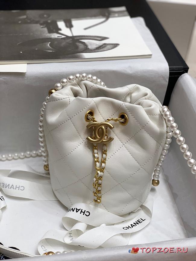  CHANEL SMALL DRAWSTRING BAG WHITE SIZE 19 CM - 1