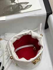  CHANEL SMALL DRAWSTRING BAG WHITE SIZE 19 CM - 4