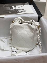  CHANEL SMALL DRAWSTRING BAG WHITE SIZE 19 CM - 6