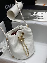  CHANEL SMALL DRAWSTRING BAG WHITE SIZE 19 CM - 5