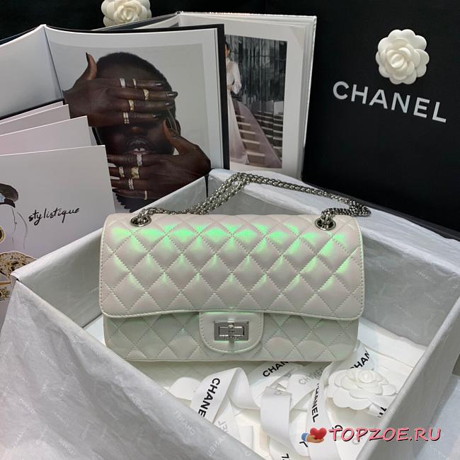 CHANEL 2.55 IRIDESCENT WHITE HANDBAG A37586 SIZE 24 CM - 1