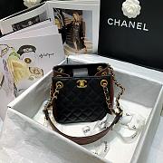 CHANEL BURGUNDY STRAP INTO BUCKET BAG AS2230 SIZE 15.5 CM - 2