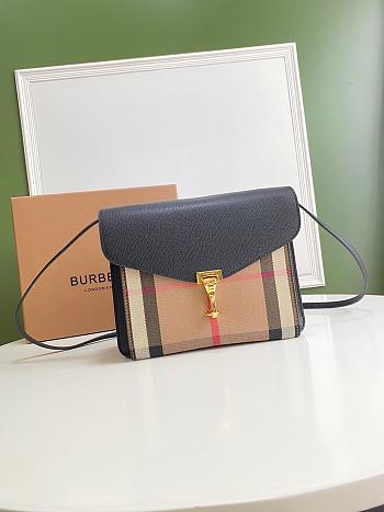 BURBERRY SMALL MACKEN HOUSE CHECK CROSSBODY BLACK SIZE  24 CM