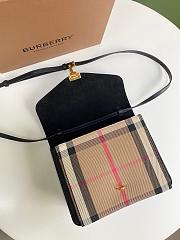 BURBERRY SMALL MACKEN HOUSE CHECK CROSSBODY BLACK SIZE  24 CM - 2