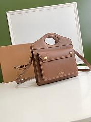 BURBERRY MINI LEATHER POCKET BAG BROW SIZE 23 CM - 4
