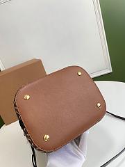 BURBERRY SMALL MONOGRAM E-CANVAS PEGGY BUCKET BAG SIZE 21 CM - 3