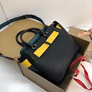 BURBERRY SMALL TRI-TONE LEAHER BELT BAG BLACK SIZE 28 CM - 4