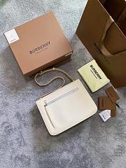 BURBERRY ALICE MEDIUM LEATHER TB BAG WHITE SIZE 28 CM - 4