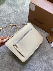 BURBERRY ALICE MEDIUM LEATHER TB BAG WHITE SIZE 28 CM - 2