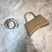 BALENCIAGA HOURGLASS SMALL TOP HANDLE BAG IN SAND 5935461 SIZE 23 CM - 1
