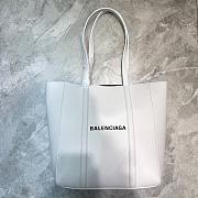 BALENCIAGA EVERYDAY XS TOTE BAG IN WHITE 551810 SIZE 24.5 CM - 6