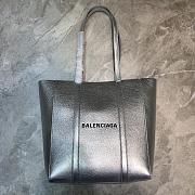 BALENCIAGA EVERYDAY XS TOTE BAG IN SILVER 551810 SIZE 24.5 CM - 2