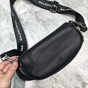 BALENCIAGA EVERYDAY STRAP CROSSBODY BAG BLACK SIZE 24 CM - 5