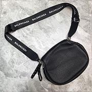 BALENCIAGA EVERYDAY STRAP CROSSBODY BAG BLACK SIZE 24 CM - 2
