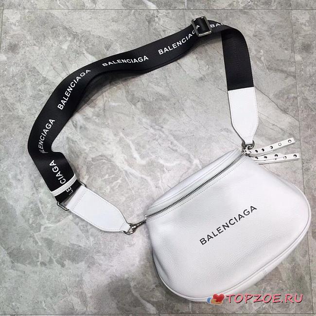 BALENCIAGA EVERYDAY STRAP CROSSBODY BAG WHITE SIZE 24 CM - 1