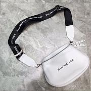BALENCIAGA EVERYDAY STRAP CROSSBODY BAG WHITE SIZE 24 CM - 1