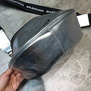 BALENCIAGA EVERYDAY STRAP CROSSBODY BAG SILVER SIZE 24 CM - 5