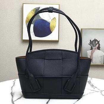 BOTTEGA VENETA ARCO BLACK 666874 SIZE 33 CM