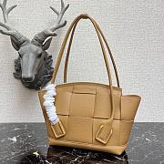 BOTTEGA VENETA ARCO DARK BEIGE 666874 SIZE 33 CM - 3