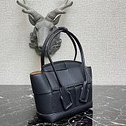 BOTTEGA VENETA SMALL ARCO BLACK 666873 SIZE 29 CM - 2