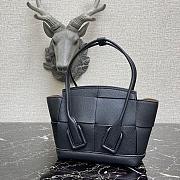 BOTTEGA VENETA SMALL ARCO BLACK 666873 SIZE 29 CM - 3