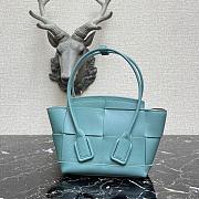 BOTTEGA VENETA SMALL ARCO POWDER BLUE 666873 SIZE 29 CM - 3