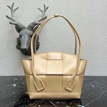 BOTTEGA VENETA ARCO BEIGE 666874 SIZE 33 CM