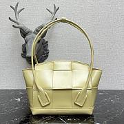 BOTTEGA VENETA ARCO CREAM 666874 SIZE 33 CM - 1