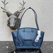 BOTTEGA VENETA ARCO YALE BLUE 666874 SIZE 33 CM - 1
