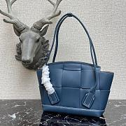BOTTEGA VENETA ARCO YALE BLUE 666874 SIZE 33 CM - 5